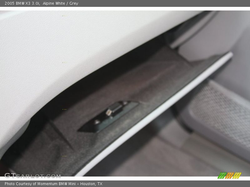 Alpine White / Grey 2005 BMW X3 3.0i