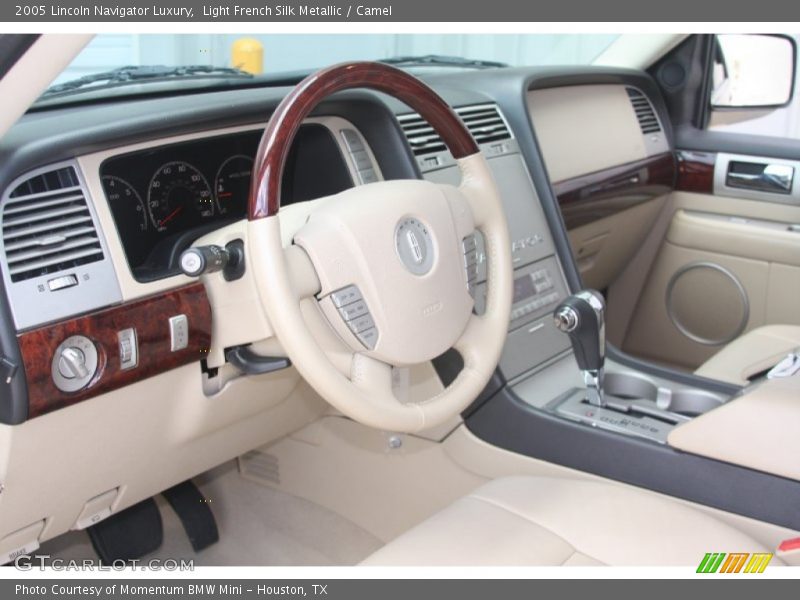 Light French Silk Metallic / Camel 2005 Lincoln Navigator Luxury