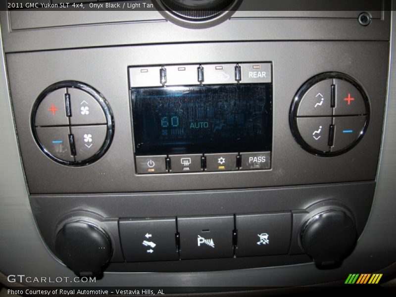 Onyx Black / Light Tan 2011 GMC Yukon SLT 4x4