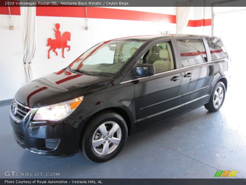 Nocturne Black Metallic / Ceylon Beige 2009 Volkswagen Routan SEL