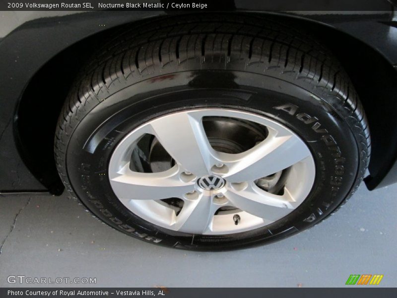Nocturne Black Metallic / Ceylon Beige 2009 Volkswagen Routan SEL