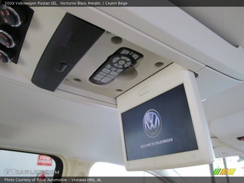 Nocturne Black Metallic / Ceylon Beige 2009 Volkswagen Routan SEL