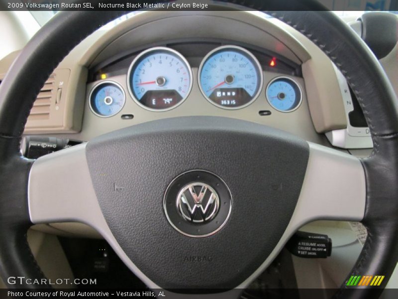 Nocturne Black Metallic / Ceylon Beige 2009 Volkswagen Routan SEL