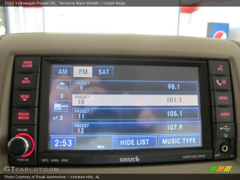 Nocturne Black Metallic / Ceylon Beige 2009 Volkswagen Routan SEL