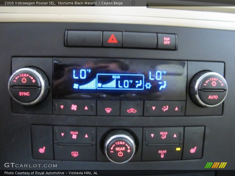 Nocturne Black Metallic / Ceylon Beige 2009 Volkswagen Routan SEL