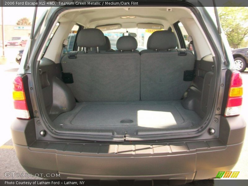  2006 Escape XLS 4WD Trunk