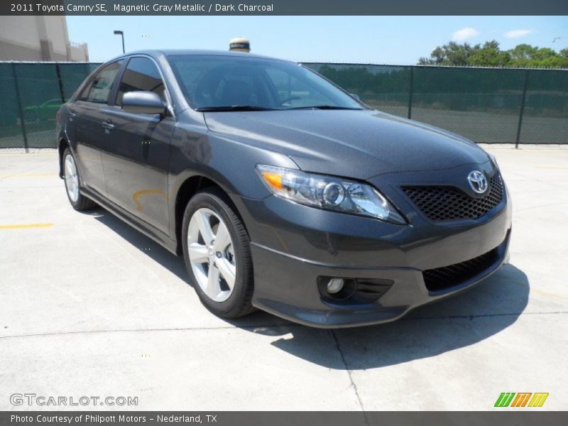 Magnetic Gray Metallic / Dark Charcoal 2011 Toyota Camry SE