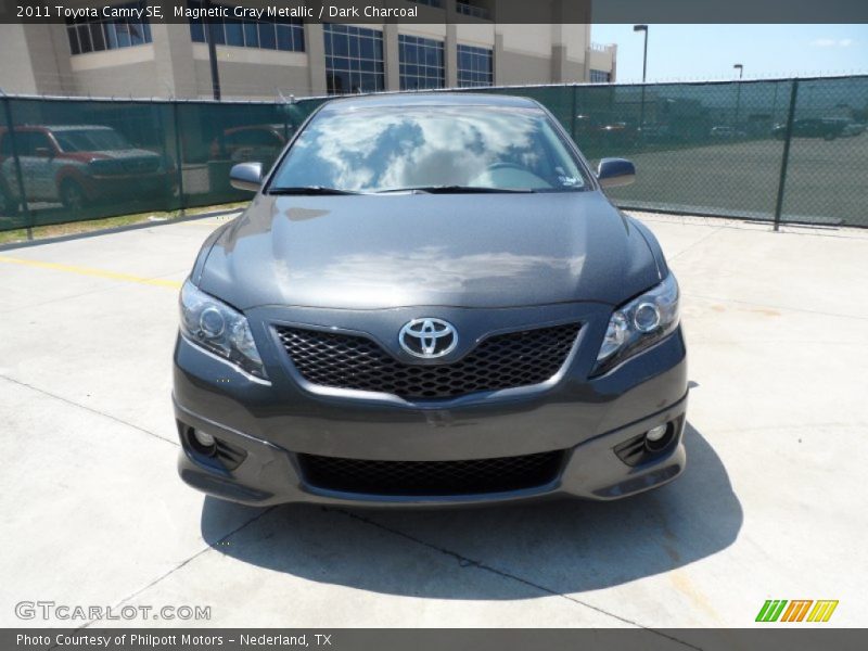 Magnetic Gray Metallic / Dark Charcoal 2011 Toyota Camry SE