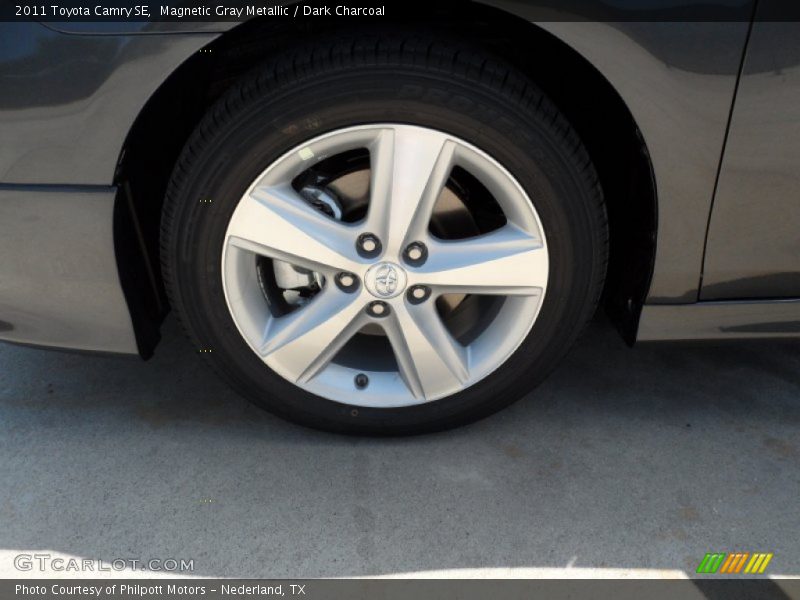 Magnetic Gray Metallic / Dark Charcoal 2011 Toyota Camry SE