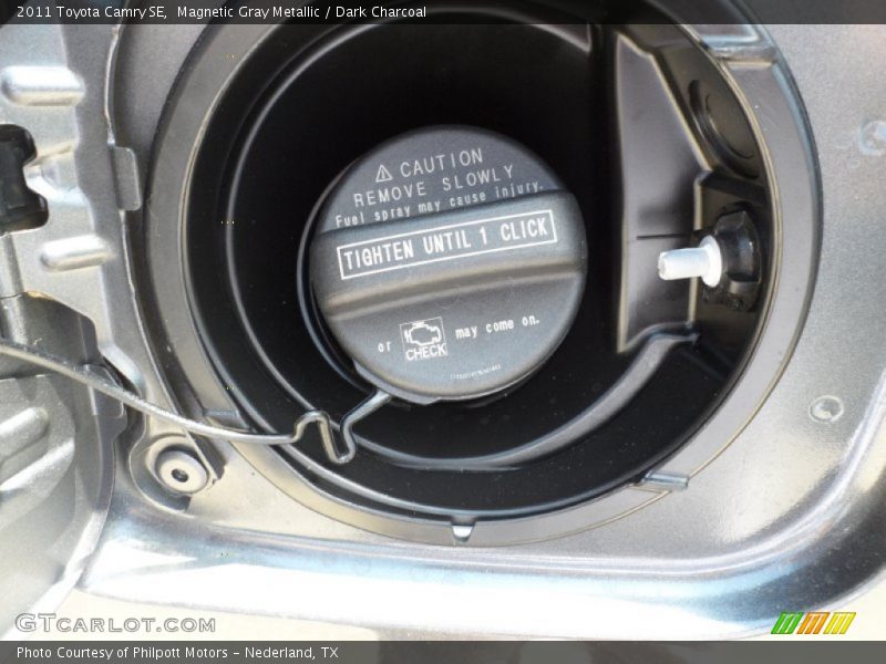 Magnetic Gray Metallic / Dark Charcoal 2011 Toyota Camry SE