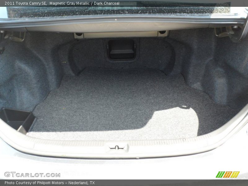 Magnetic Gray Metallic / Dark Charcoal 2011 Toyota Camry SE