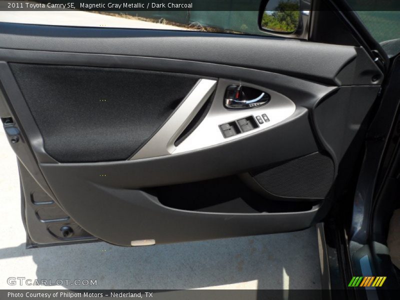 Magnetic Gray Metallic / Dark Charcoal 2011 Toyota Camry SE