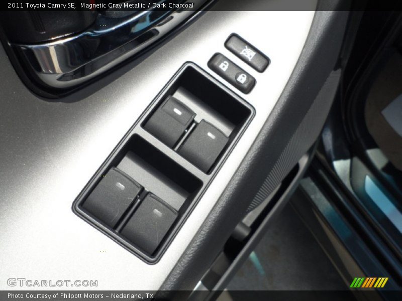 Magnetic Gray Metallic / Dark Charcoal 2011 Toyota Camry SE