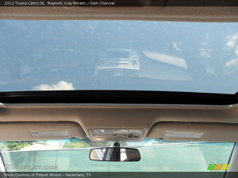 Magnetic Gray Metallic / Dark Charcoal 2011 Toyota Camry SE