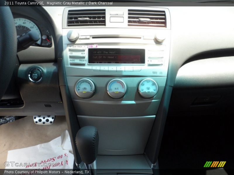 Magnetic Gray Metallic / Dark Charcoal 2011 Toyota Camry SE