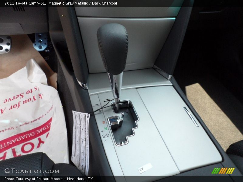 Magnetic Gray Metallic / Dark Charcoal 2011 Toyota Camry SE