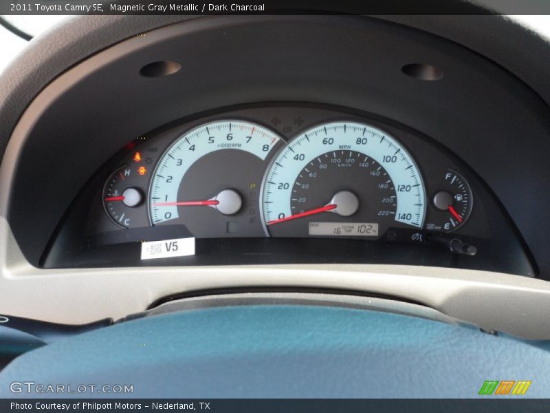 Magnetic Gray Metallic / Dark Charcoal 2011 Toyota Camry SE