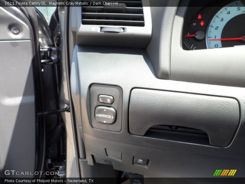 Magnetic Gray Metallic / Dark Charcoal 2011 Toyota Camry SE