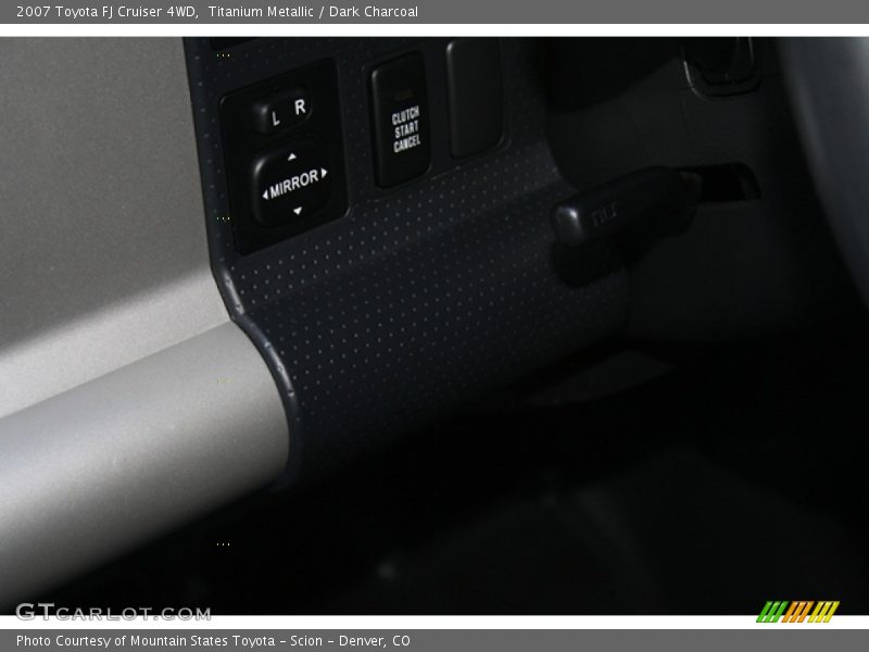 Titanium Metallic / Dark Charcoal 2007 Toyota FJ Cruiser 4WD