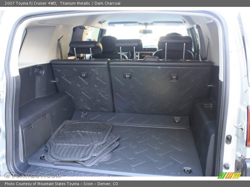 Titanium Metallic / Dark Charcoal 2007 Toyota FJ Cruiser 4WD