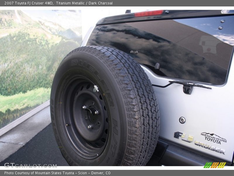 Titanium Metallic / Dark Charcoal 2007 Toyota FJ Cruiser 4WD