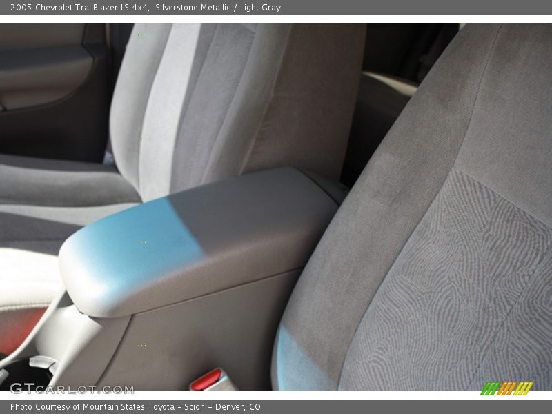 Silverstone Metallic / Light Gray 2005 Chevrolet TrailBlazer LS 4x4