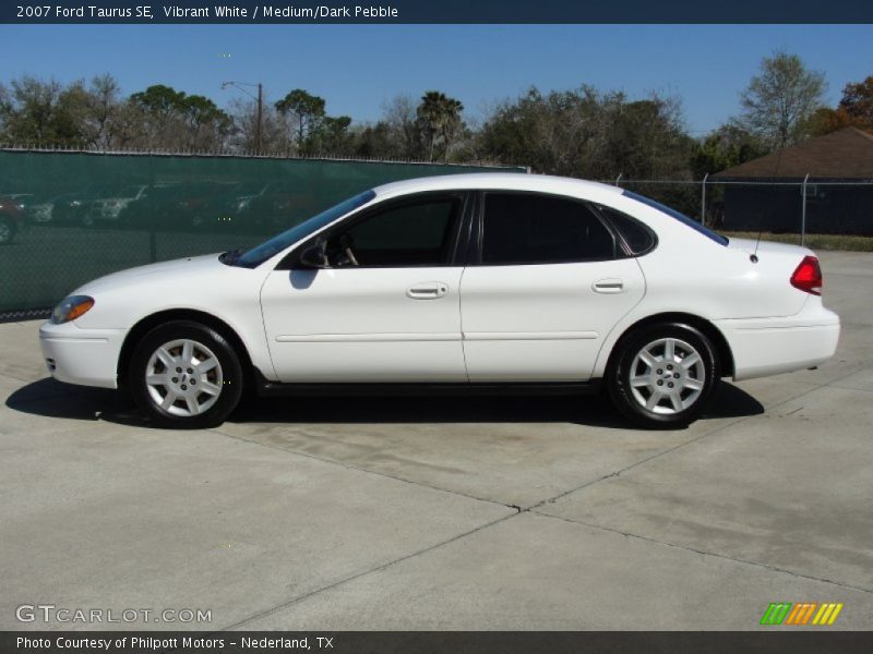 Vibrant White / Medium/Dark Pebble 2007 Ford Taurus SE