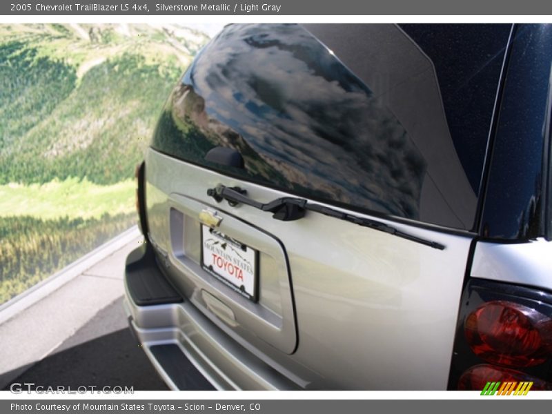 Silverstone Metallic / Light Gray 2005 Chevrolet TrailBlazer LS 4x4