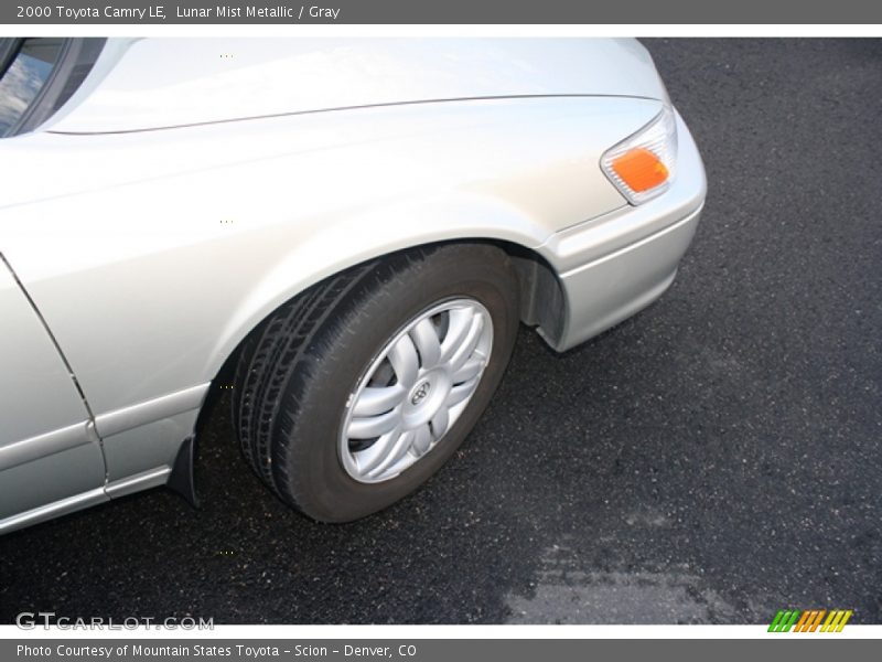 Lunar Mist Metallic / Gray 2000 Toyota Camry LE