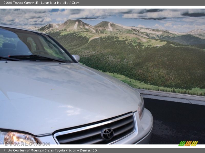 Lunar Mist Metallic / Gray 2000 Toyota Camry LE