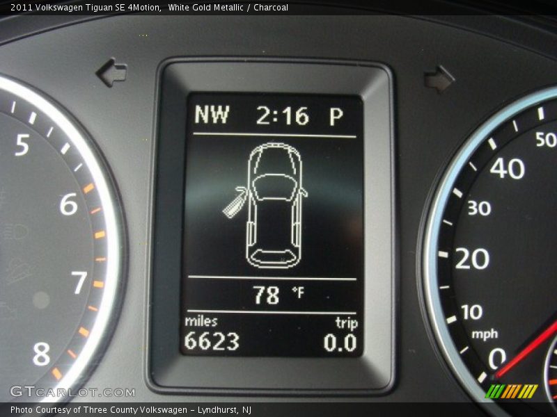 White Gold Metallic / Charcoal 2011 Volkswagen Tiguan SE 4Motion