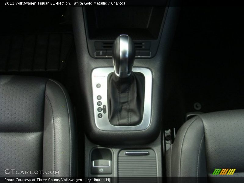  2011 Tiguan SE 4Motion 6 Speed Tiptronic Automatic Shifter