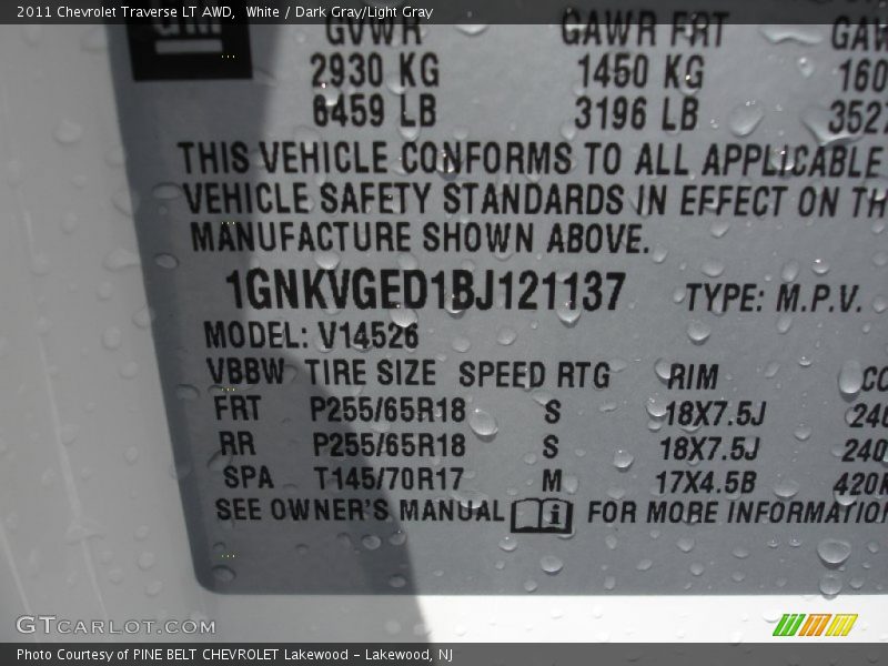 White / Dark Gray/Light Gray 2011 Chevrolet Traverse LT AWD