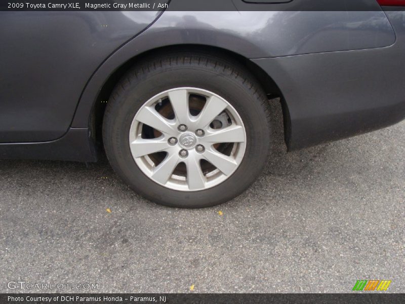 Magnetic Gray Metallic / Ash 2009 Toyota Camry XLE