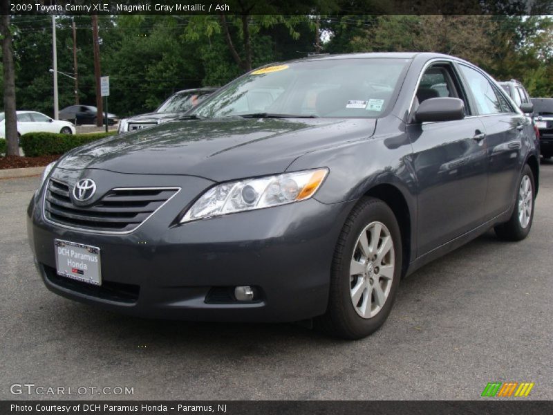 Magnetic Gray Metallic / Ash 2009 Toyota Camry XLE