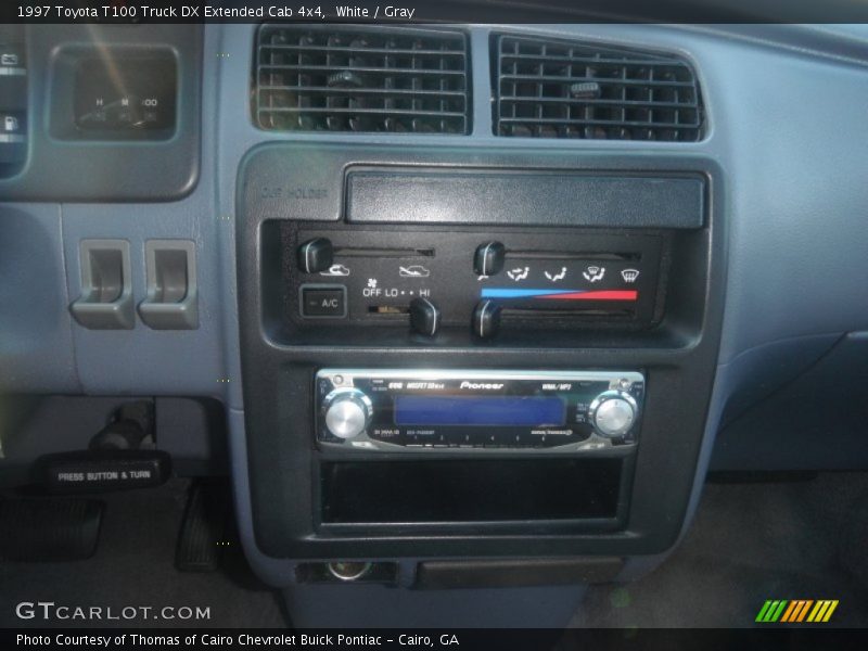 Controls of 1997 T100 Truck DX Extended Cab 4x4