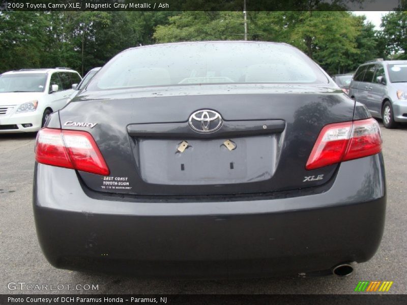 Magnetic Gray Metallic / Ash 2009 Toyota Camry XLE