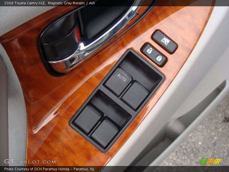 Magnetic Gray Metallic / Ash 2009 Toyota Camry XLE