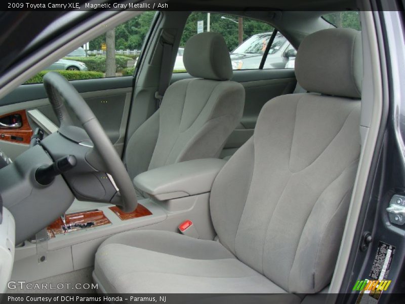 Magnetic Gray Metallic / Ash 2009 Toyota Camry XLE