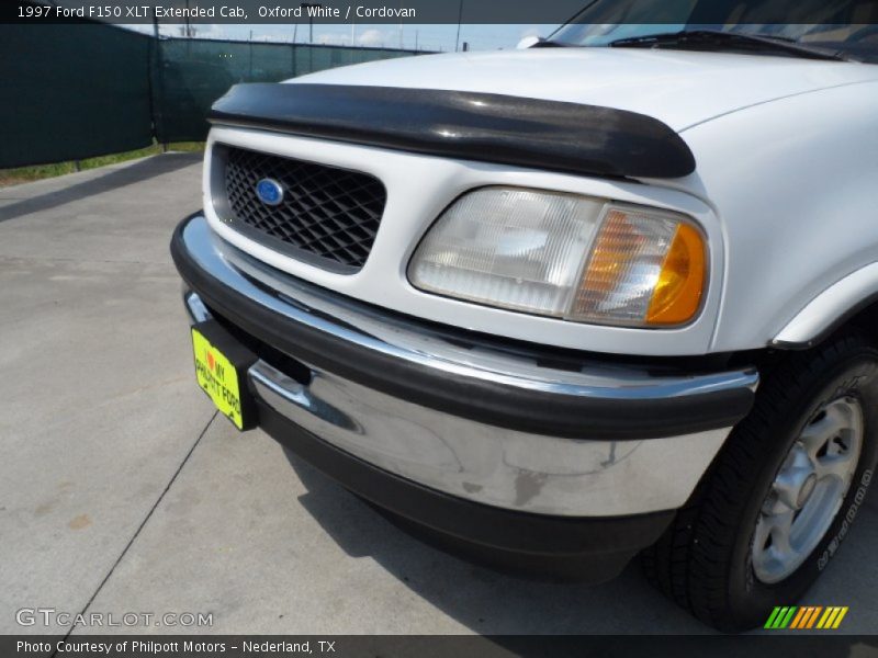 Oxford White / Cordovan 1997 Ford F150 XLT Extended Cab