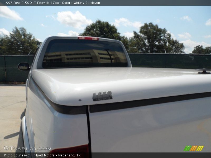 Oxford White / Cordovan 1997 Ford F150 XLT Extended Cab