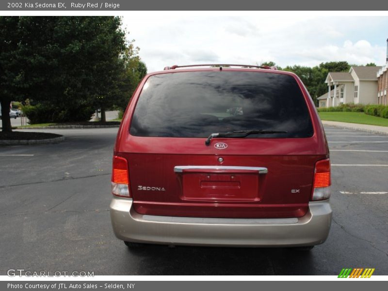 Ruby Red / Beige 2002 Kia Sedona EX