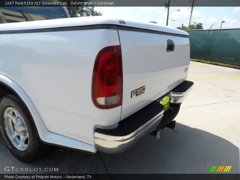 Oxford White / Cordovan 1997 Ford F150 XLT Extended Cab