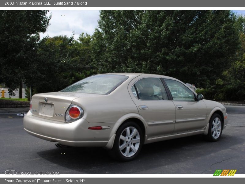 Sunlit Sand / Blond 2003 Nissan Maxima GLE