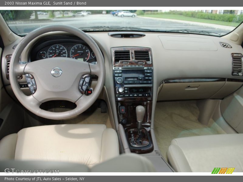 Sunlit Sand / Blond 2003 Nissan Maxima GLE