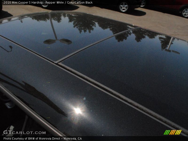 Pepper White / Grey/Carbon Black 2010 Mini Cooper S Hardtop