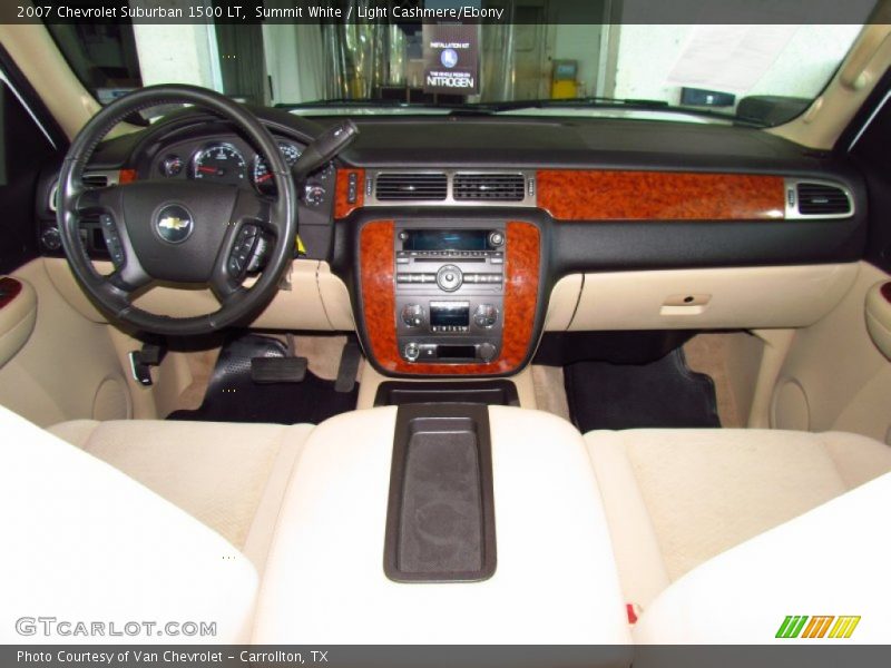 Dashboard of 2007 Suburban 1500 LT