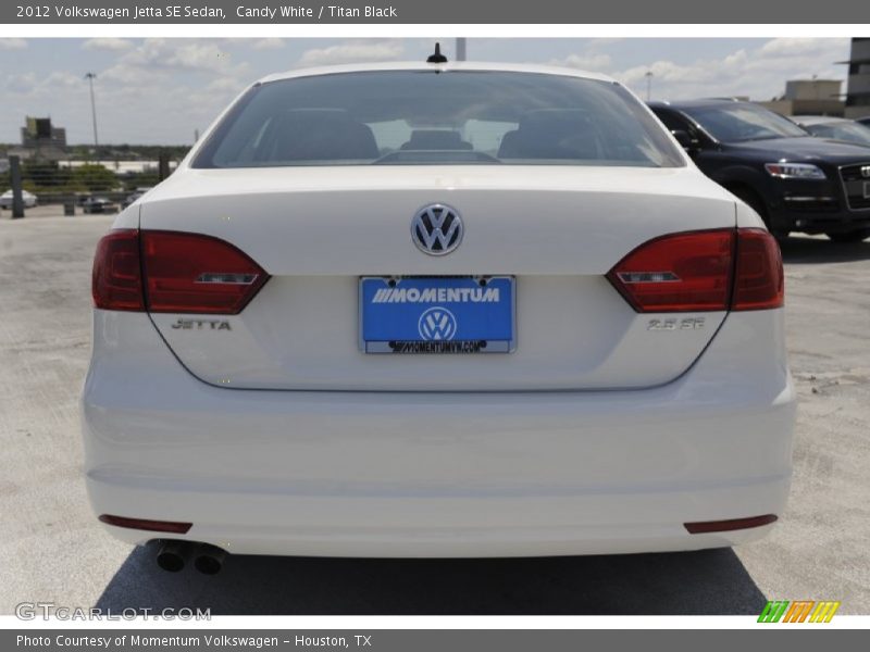 Candy White / Titan Black 2012 Volkswagen Jetta SE Sedan