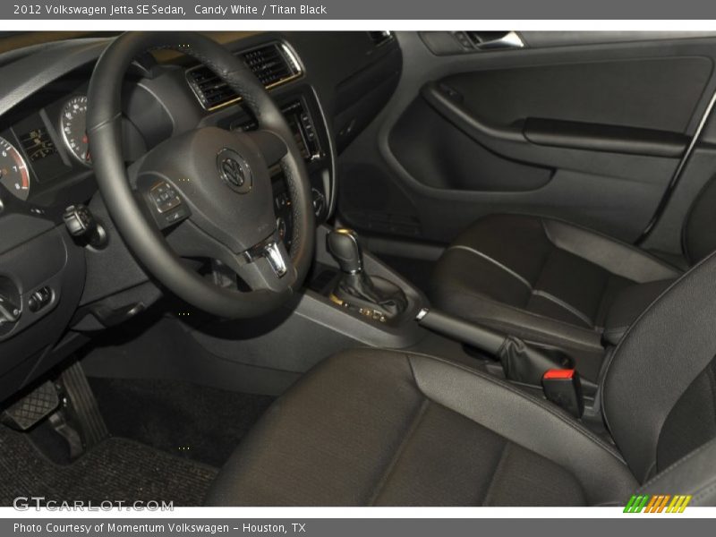Candy White / Titan Black 2012 Volkswagen Jetta SE Sedan