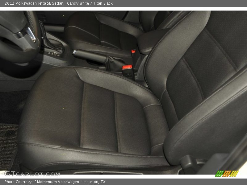 Candy White / Titan Black 2012 Volkswagen Jetta SE Sedan